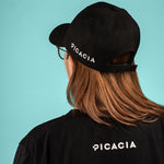 Gorra P de Picacia